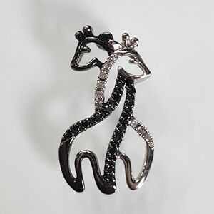 Elegant 10K Gold Giraffe Pendant